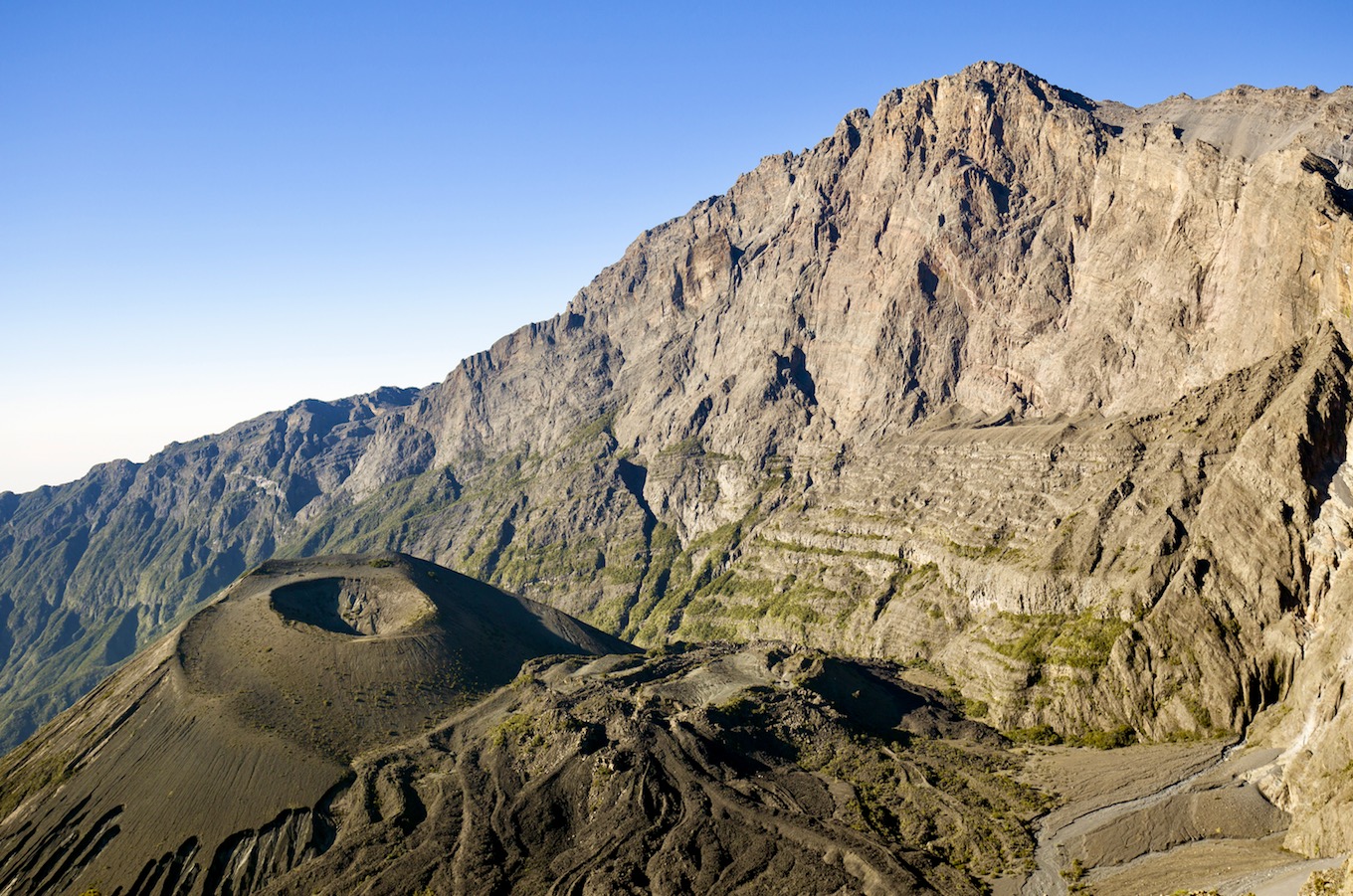 Mount Meru-Arusha Par-Mateys Tours
