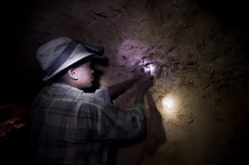 Tanzanite-Germ-Stone-Underground-Mateys Wild Tours